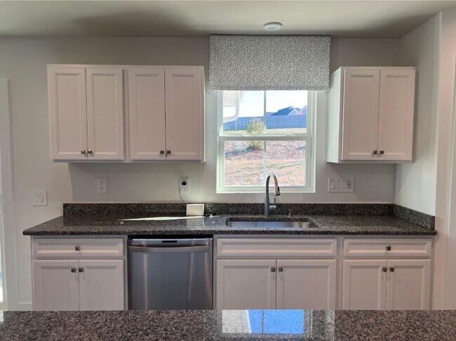 Kitchen - 8804 Kenridge Ln