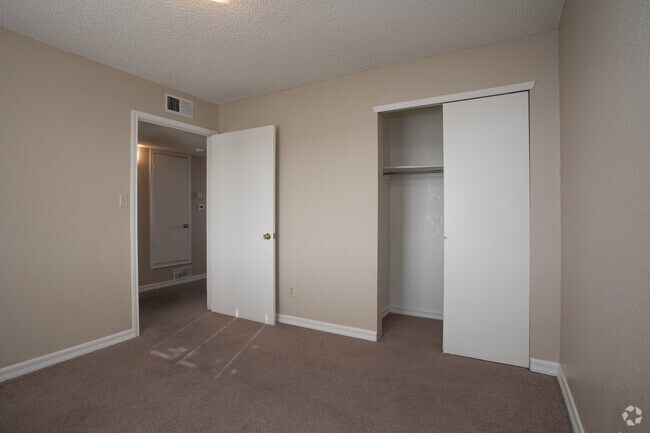 2HAB, 1BA - 800 ft² - Western Pellicano Apartments
