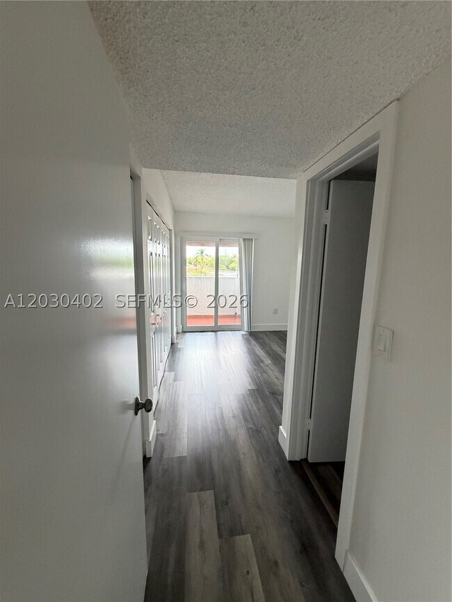 Building Photo - 675 NW 85th Ct