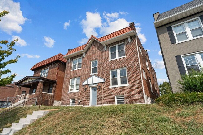 Building Photo - 4175 McRee Ave