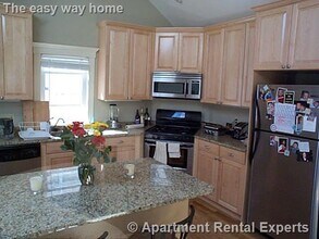 Building Photo - 117 Columbia St