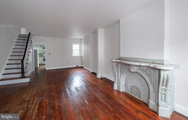 Building Photo - 2222 St Albans St