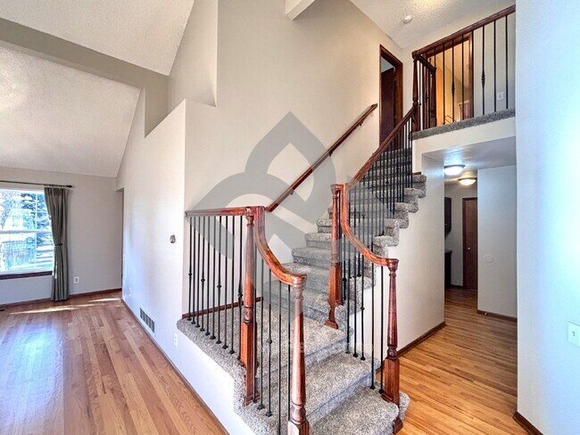 Building Photo - 10073 Hooker Way