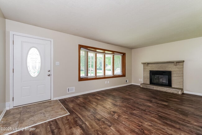 Building Photo - 8003 Canna Dr