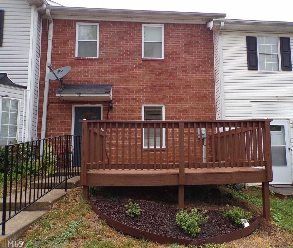 Primary Photo - 794 Crestside Ct