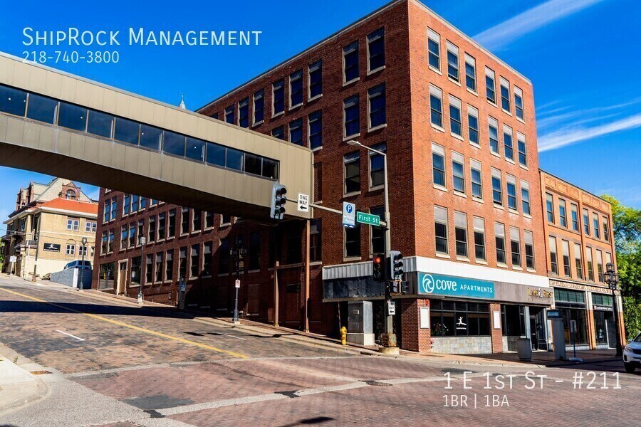 Primary Photo - 1 E 1st St