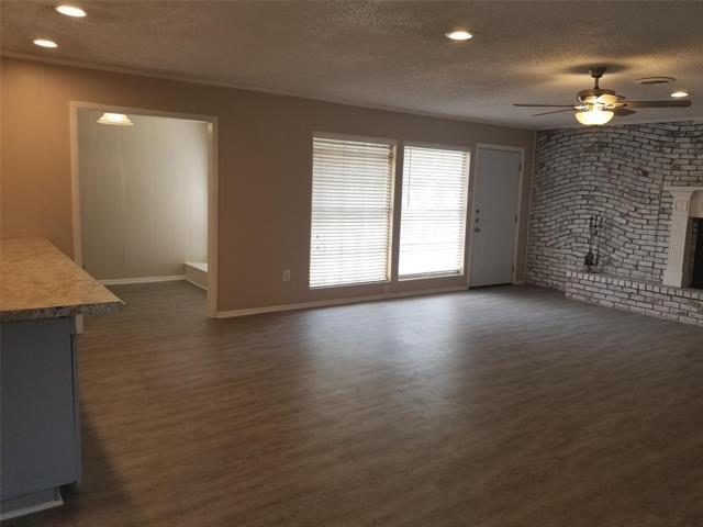 Building Photo - 3625 Venice Dr
