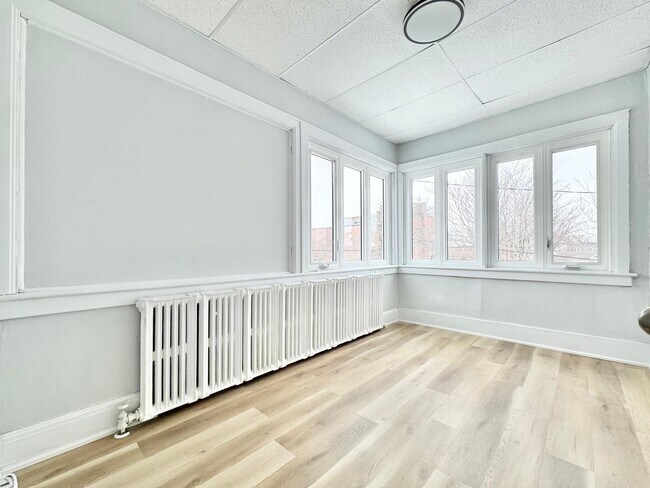 Photo du bâtiment - 5325 Van Alstyne Pl