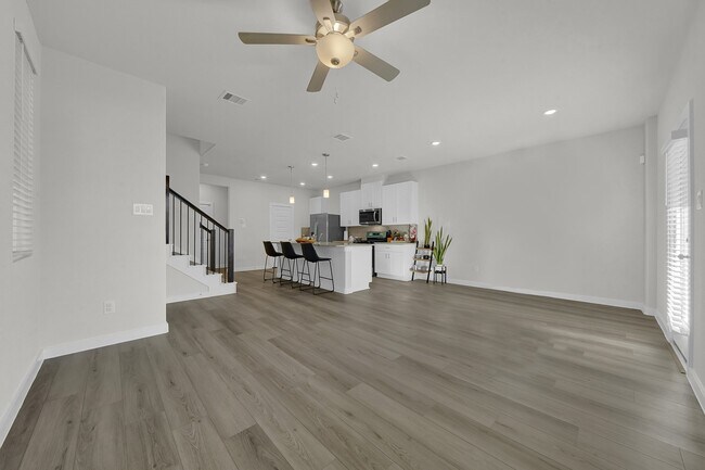 Foto del edificio - 17125 White Acer Wy