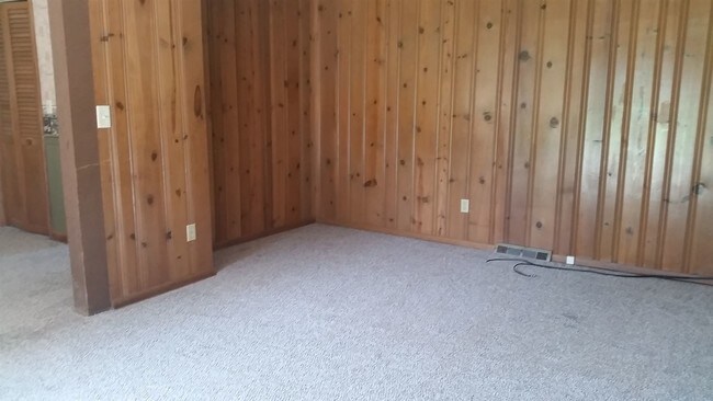 Building Photo - 4 br, 2.5 bath House - 1410 Hardscrabble Blvd