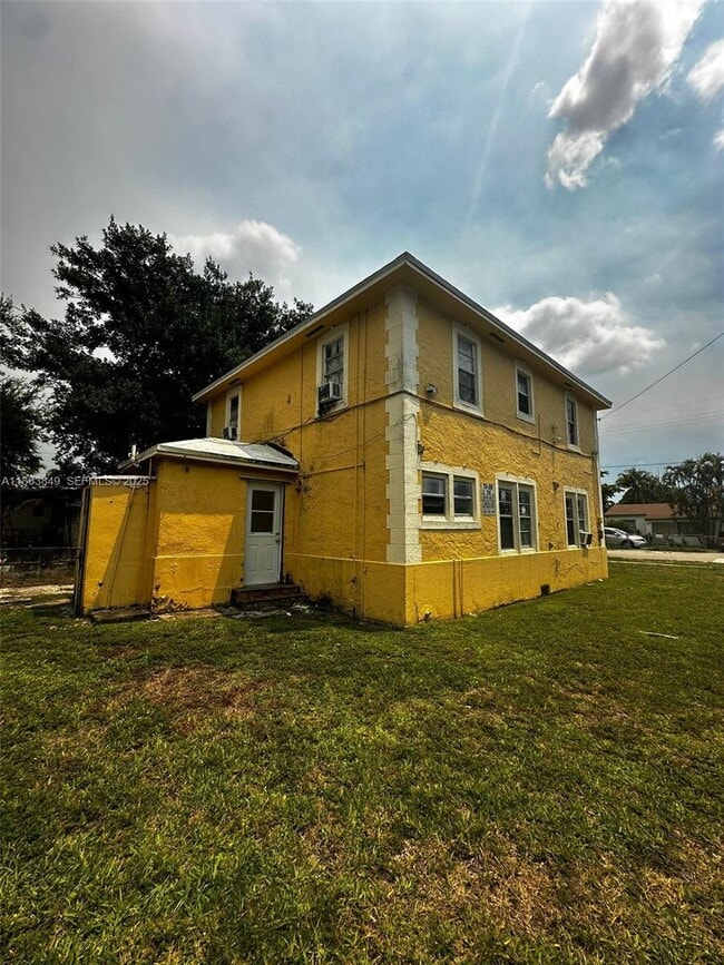 Foto del edificio - 1925 NW 56th St