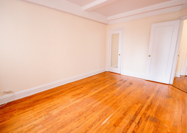 Foto del edificio - 11 Waverly Pl