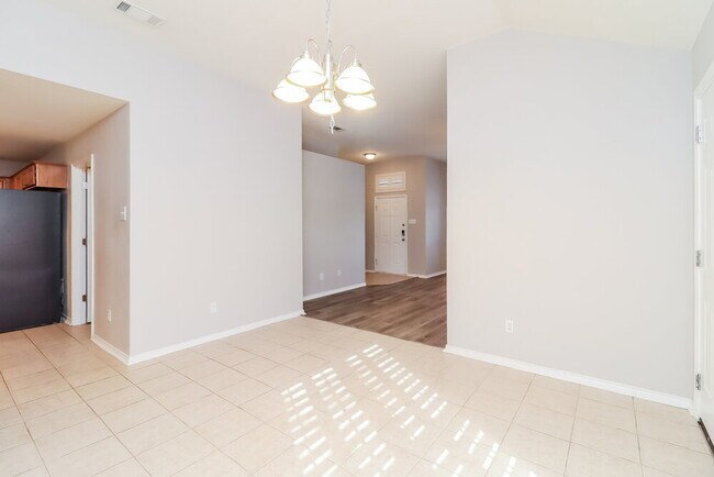 Foto del edificio - 1201 Gray Dawn Dr