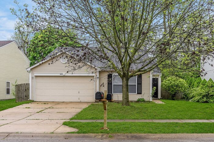 Sweet 3 Bedroom 2 Full Bath in Wayne Township - Sweet 3 Bedroom 2 Full Bath in Wayne Township