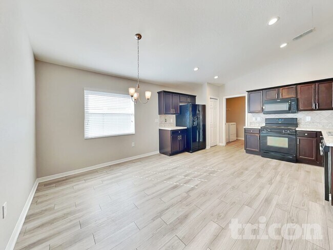 Foto del edificio - 1920 Bretton Ridge Dr