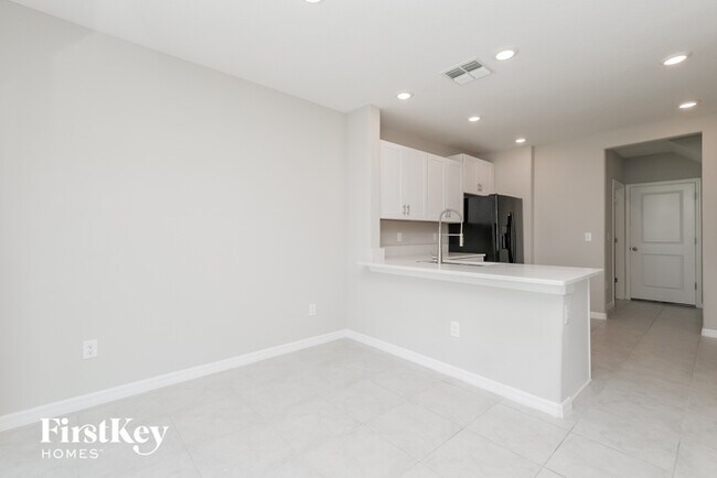 Building Photo - 7015 Samuel Ivy Dr