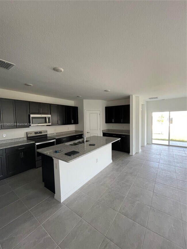 Foto del edificio - 4081 SW Hablow St