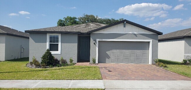 Foto del edificio - LIKE NEW!! 3-Bedroom, 2-Bathroom in Winter...