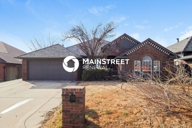 Building Photo - 4 Bedroom Pet-Friendly Home in Oklahoma City, OK with Main Street Renewal