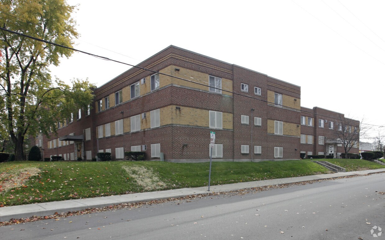 Foto principal - 714 Plymouth Ave