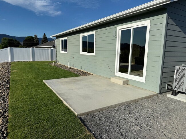 Building Photo - New Construction 3 bed, 2 bath!