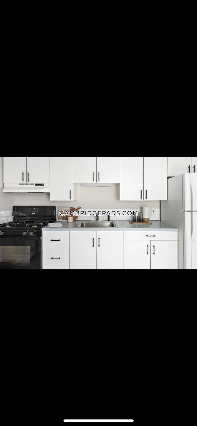 Building Photo - 395 Broadway