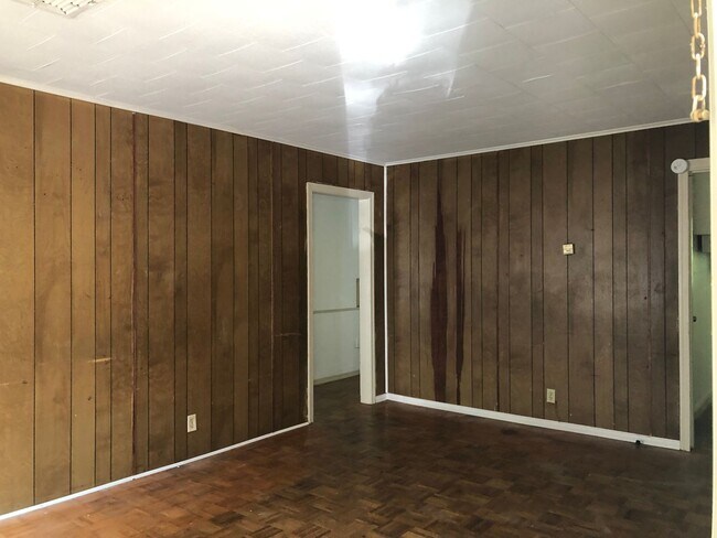 Building Photo - Section 8/Housing Voucher Accepted