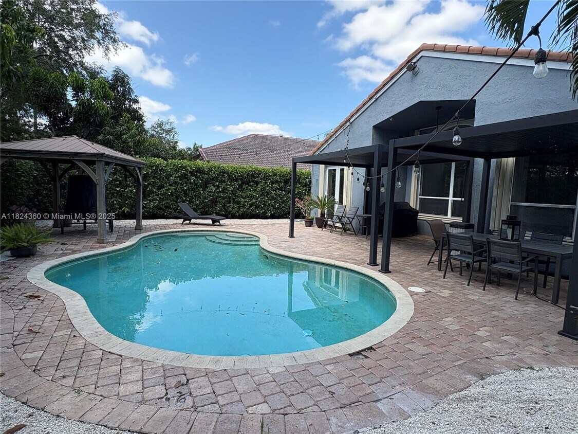 Foto principal - 1151 NW 130th Ave