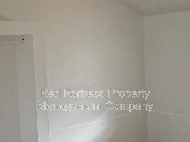 Foto del edificio - 255 Hubbard Ave