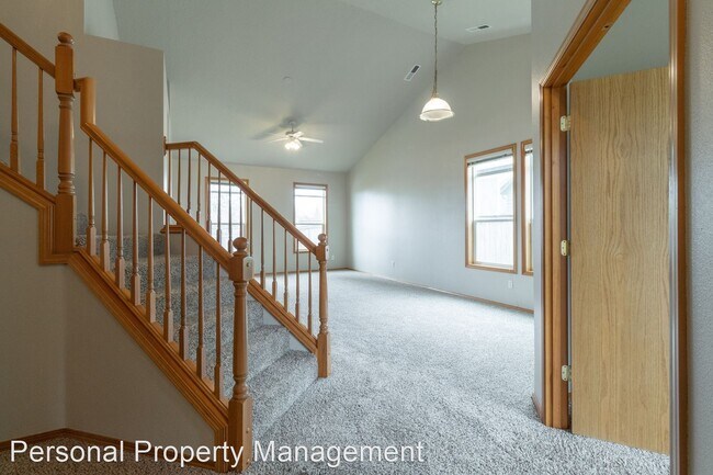 Building Photo - 4 br, 2.5 bath House - 1500 NW 14th St