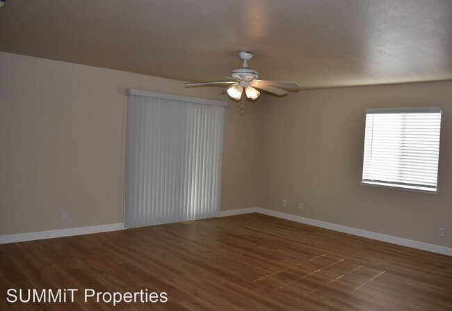 Building Photo - 3 br, 2 bath House - 1037 Eisenhower Way