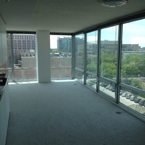 Foto del edificio - 800 Elgin Rd