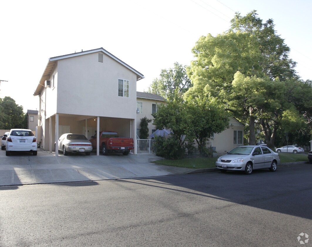 Foto principal - 11529 Cumpston St