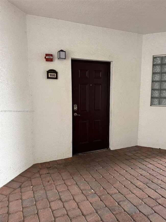 Foto del edificio - 8620 NW 97th Ave