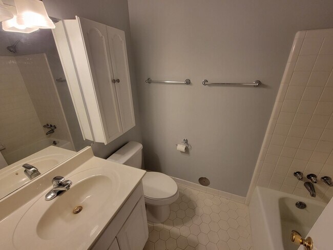 Foto del edificio - 3 Bedroom 2 Bathroom Condo