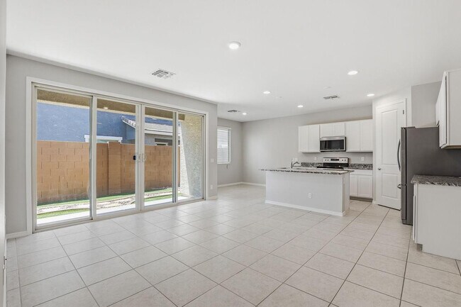 Building Photo - 9319 E Sector Dr