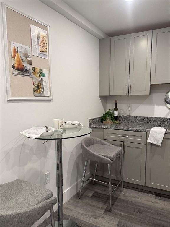 Building Photo - 585 Essex St