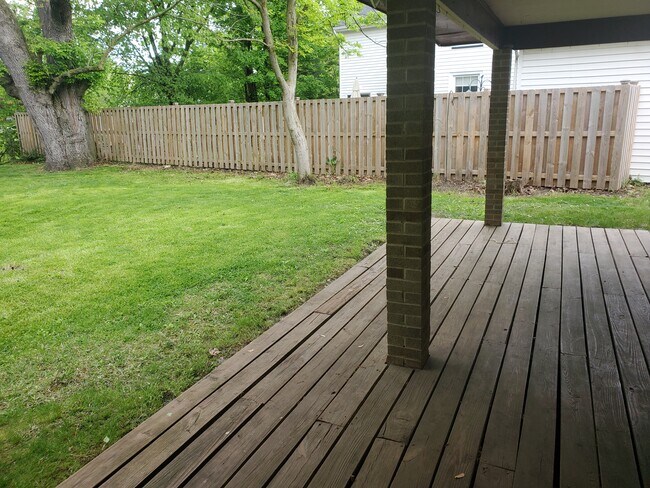 Foto del edificio - 25501 Edgecliff Dr