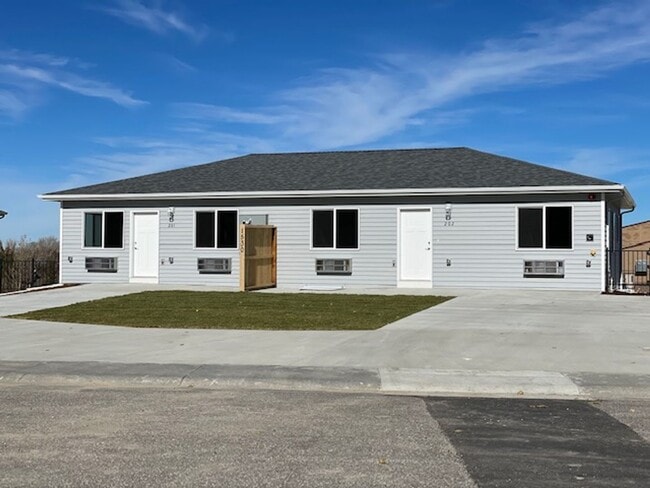 Building Photo - 1530 Aryn Ln