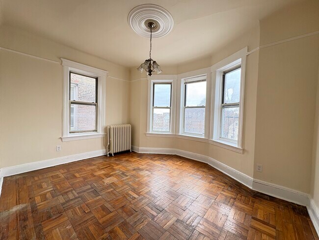 92 W 33rd St D1 - 93 W 33rd St