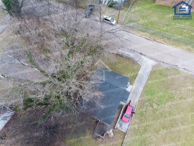 Foto del edificio - 2110 Brown Ave