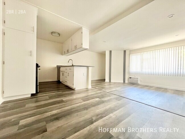 Foto del edificio - 6738 Independence Ave