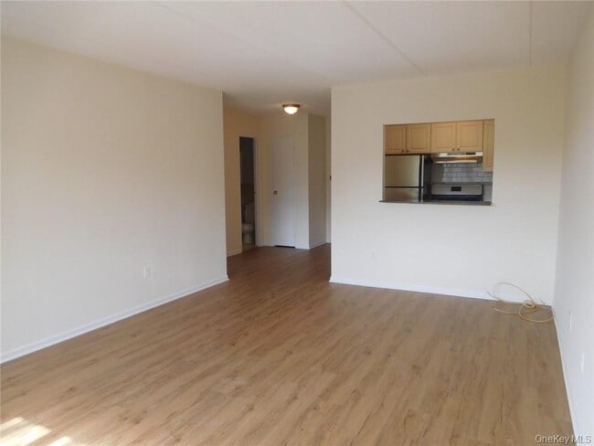 Foto del edificio - 2 Consulate Dr