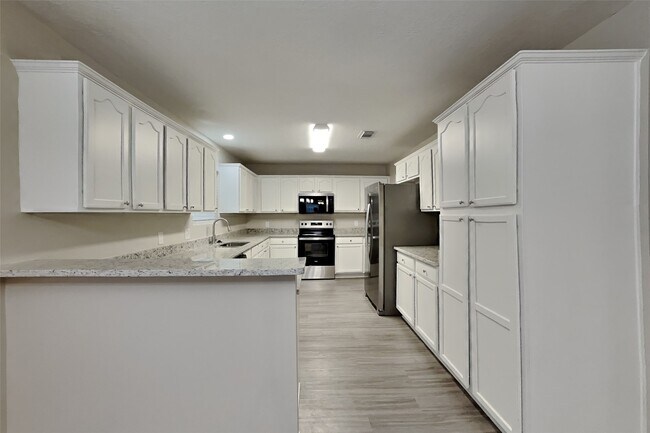 Foto del edificio - 2457 Ripplewood Dr