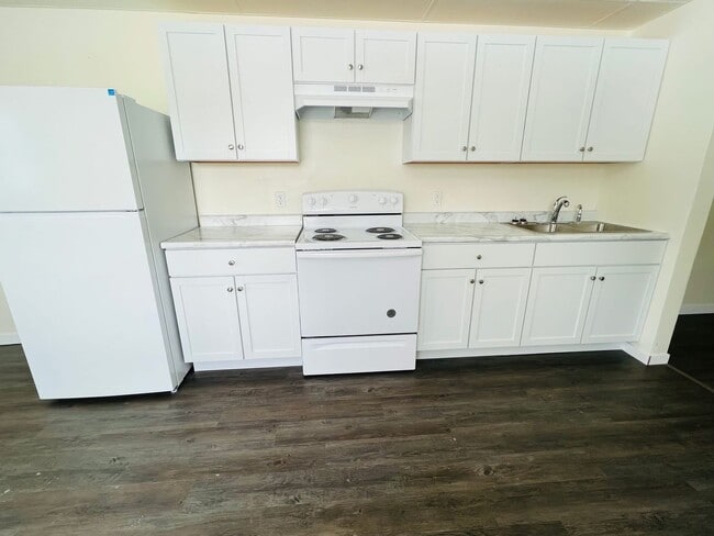 Building Photo - Harris Complex