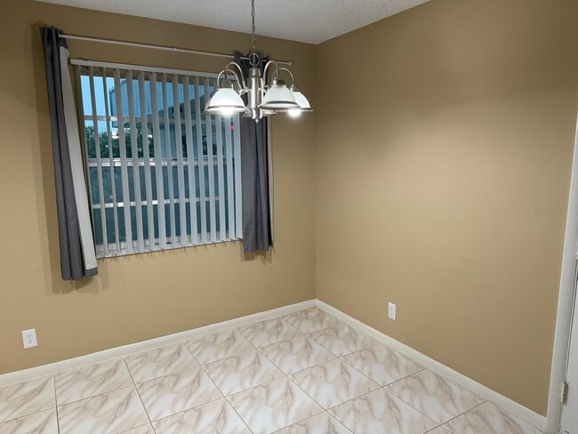 Building Photo - 795 Normandy Trail