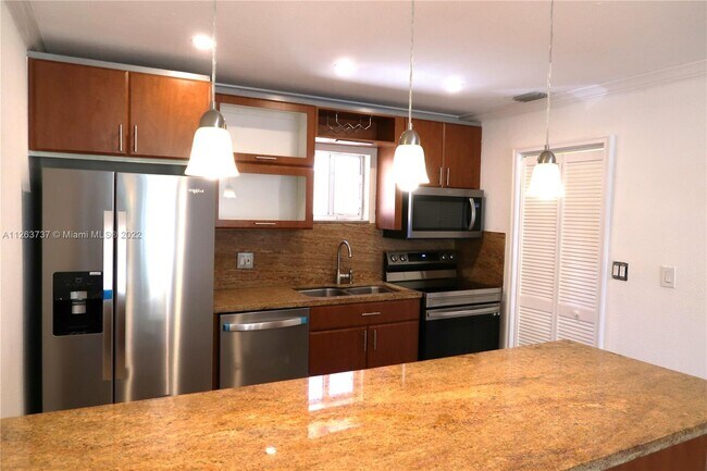 Foto del edificio - 240 SW 15th Rd