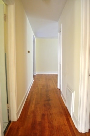 Building Photo - 3 BR/ 1 BA Lakeside Three bedroom with large fenced yard and detached garage/workshop
