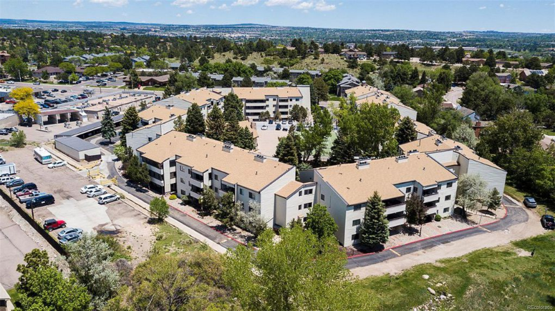 Foto principal - 6520 Delmonico Dr