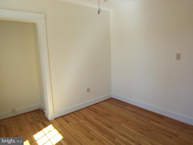 Building Photo - 7306 Braddock Rd